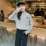 Yanni Taobel & pinstripe bottoming shirt